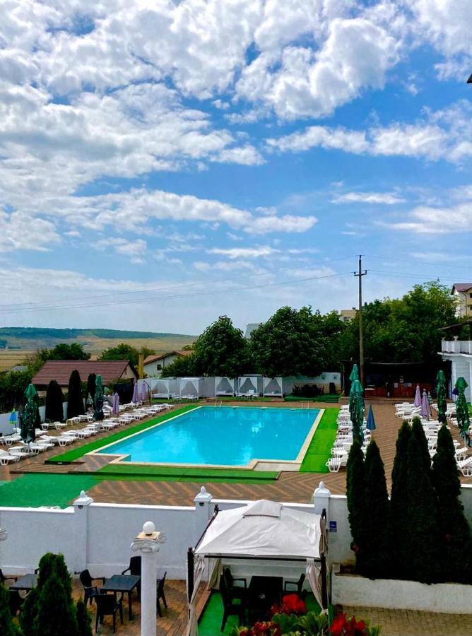 Hotel Premier Class Valea Lupului  Exterior foto